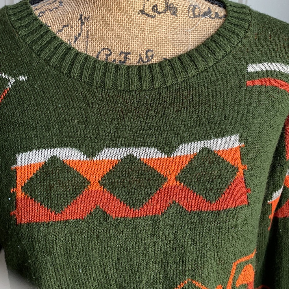 Green Aztec Designed Sweater - Picture 3 of 7